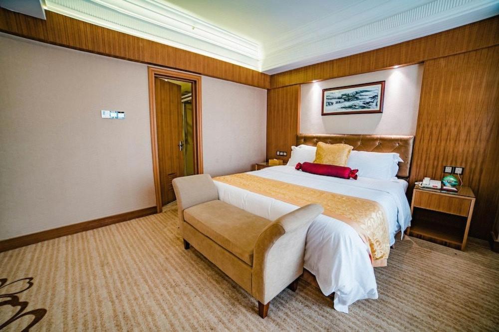 Nanyang King'S Gate Hotel--Free Shuttle Service To Canton Fair Exterior foto